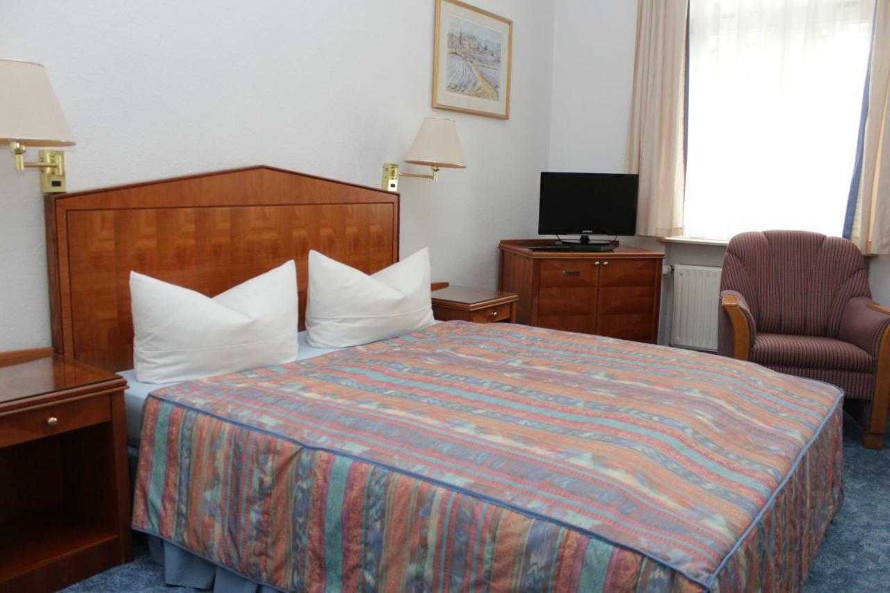Weinkeller Woelk Hotel Наумбург Екстериор снимка