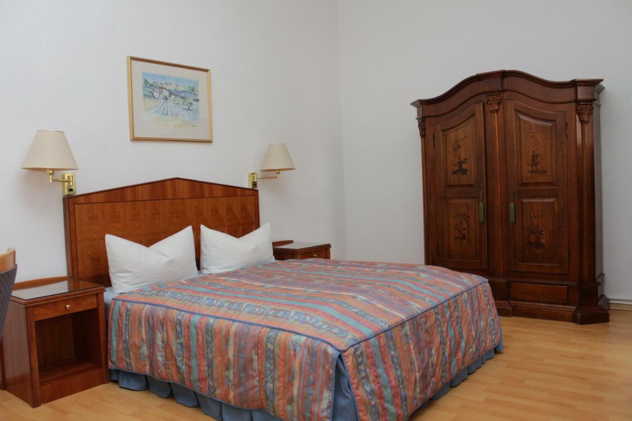Weinkeller Woelk Hotel Наумбург Екстериор снимка