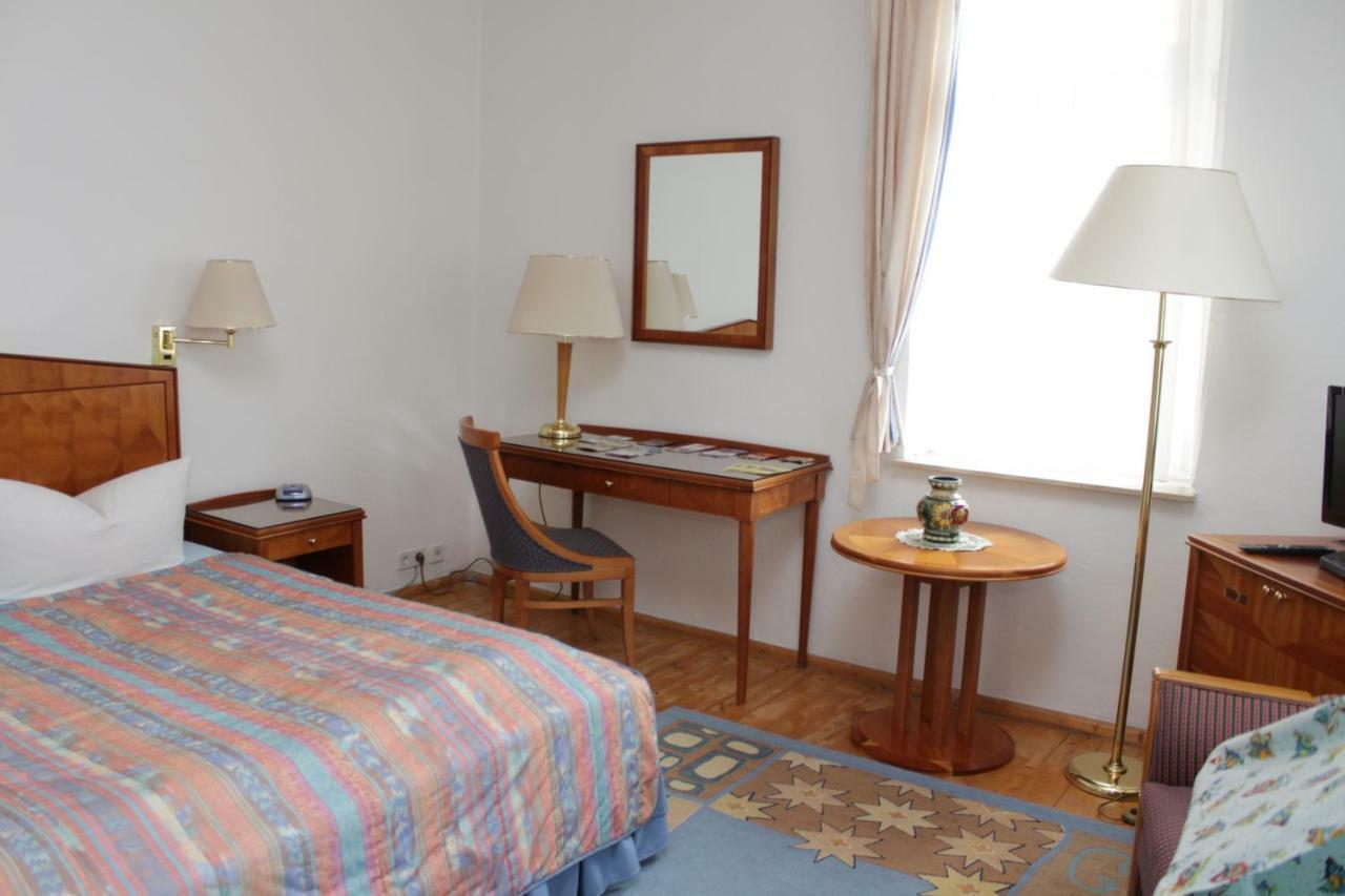 Weinkeller Woelk Hotel Наумбург Екстериор снимка