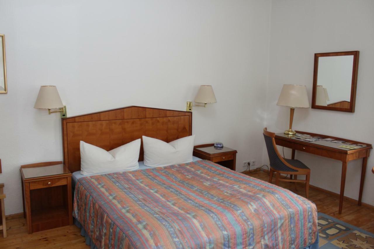 Weinkeller Woelk Hotel Наумбург Екстериор снимка