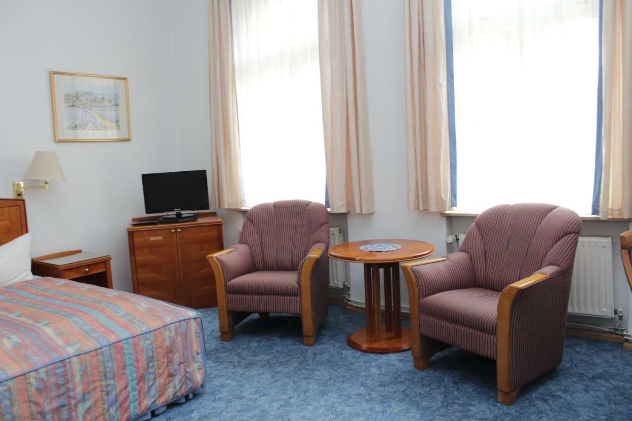 Weinkeller Woelk Hotel Наумбург Екстериор снимка