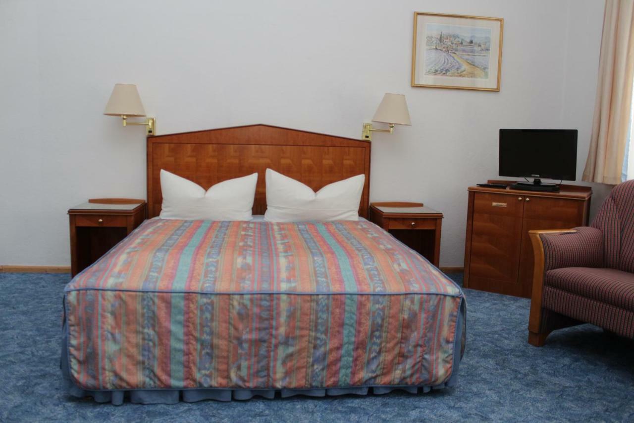 Weinkeller Woelk Hotel Наумбург Екстериор снимка